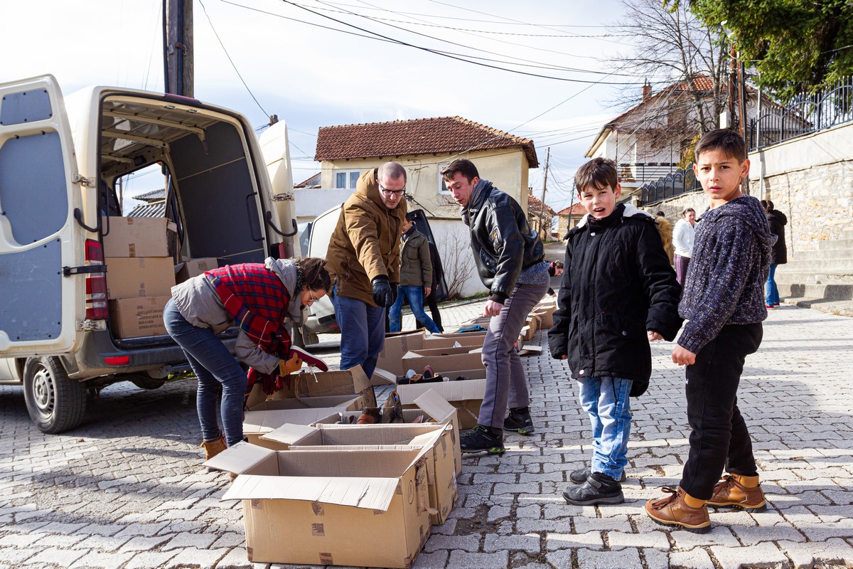 Des rires, des chants, des larmes, des danses... Un convoi sous le signe de la rencontre