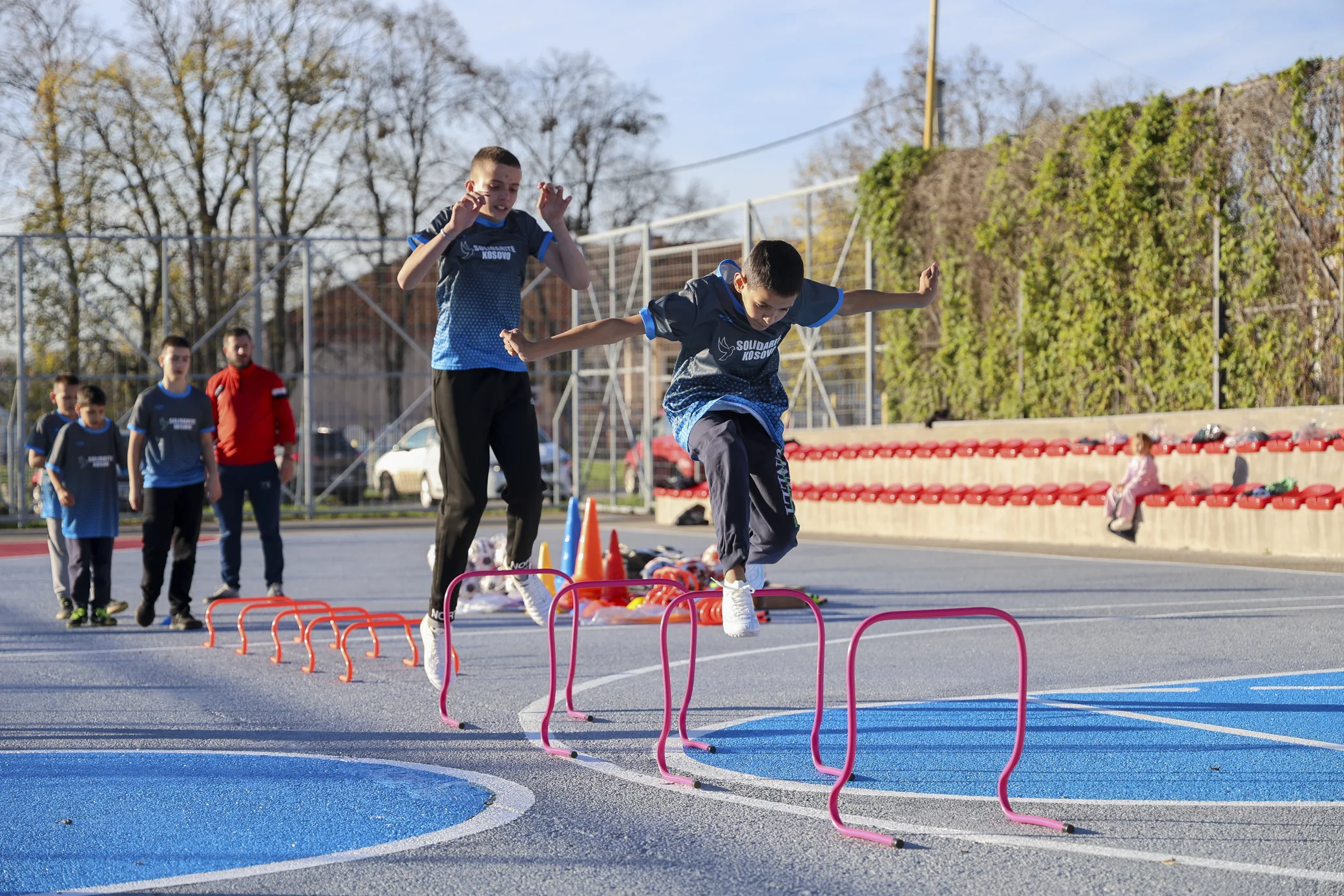 RÉNOVATION DU TERRAIN  DE SPORT À DOBROTIN