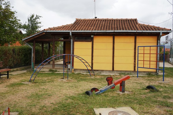 Rénovation de cinq écoles des enclaves serbes du Kosovo-Métochie