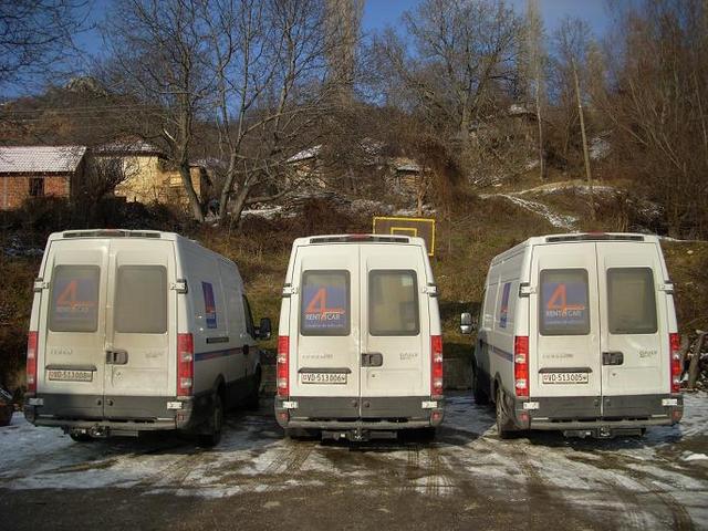 Déjà trois camions de matériel pour les enclaves serbes !