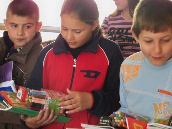 Opération « Kit Scolaire » pour la rentrée des classes au Kosovo-Métochie