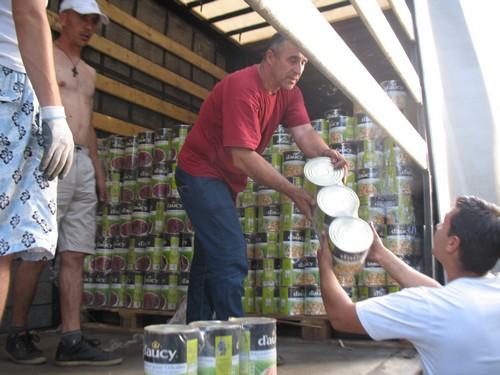 Les 10 tonnes d’aide alimentaire envoyées de France sont arrivées au Kosovo !