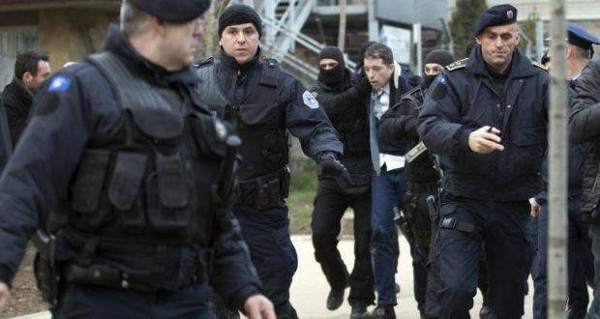 Le ministre serbe en charge du Kosovo enlevé en public par un commando albanais