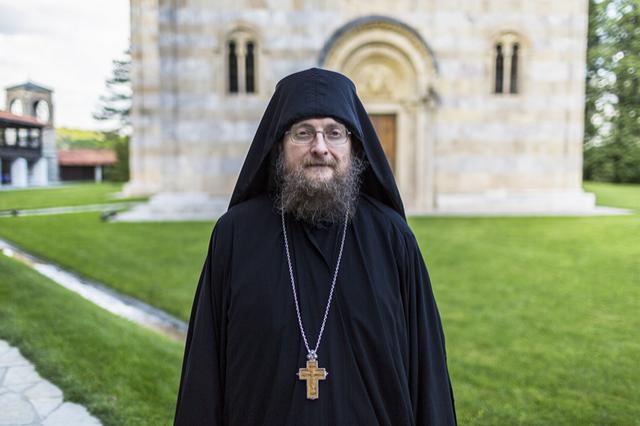 Recrudescence de vols dans les enclaves : le Père Sava Janjic lance un appel au secours