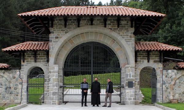 Le portail sécurisé du monastère de Visoki Dečani vient d’être achevé