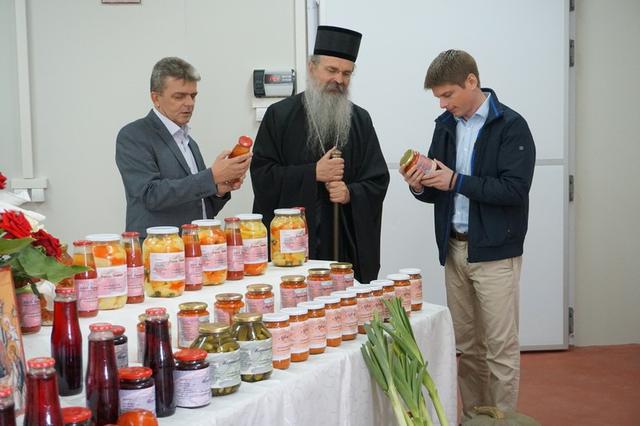 Inauguration de la conserverie de légumes au Kosovo