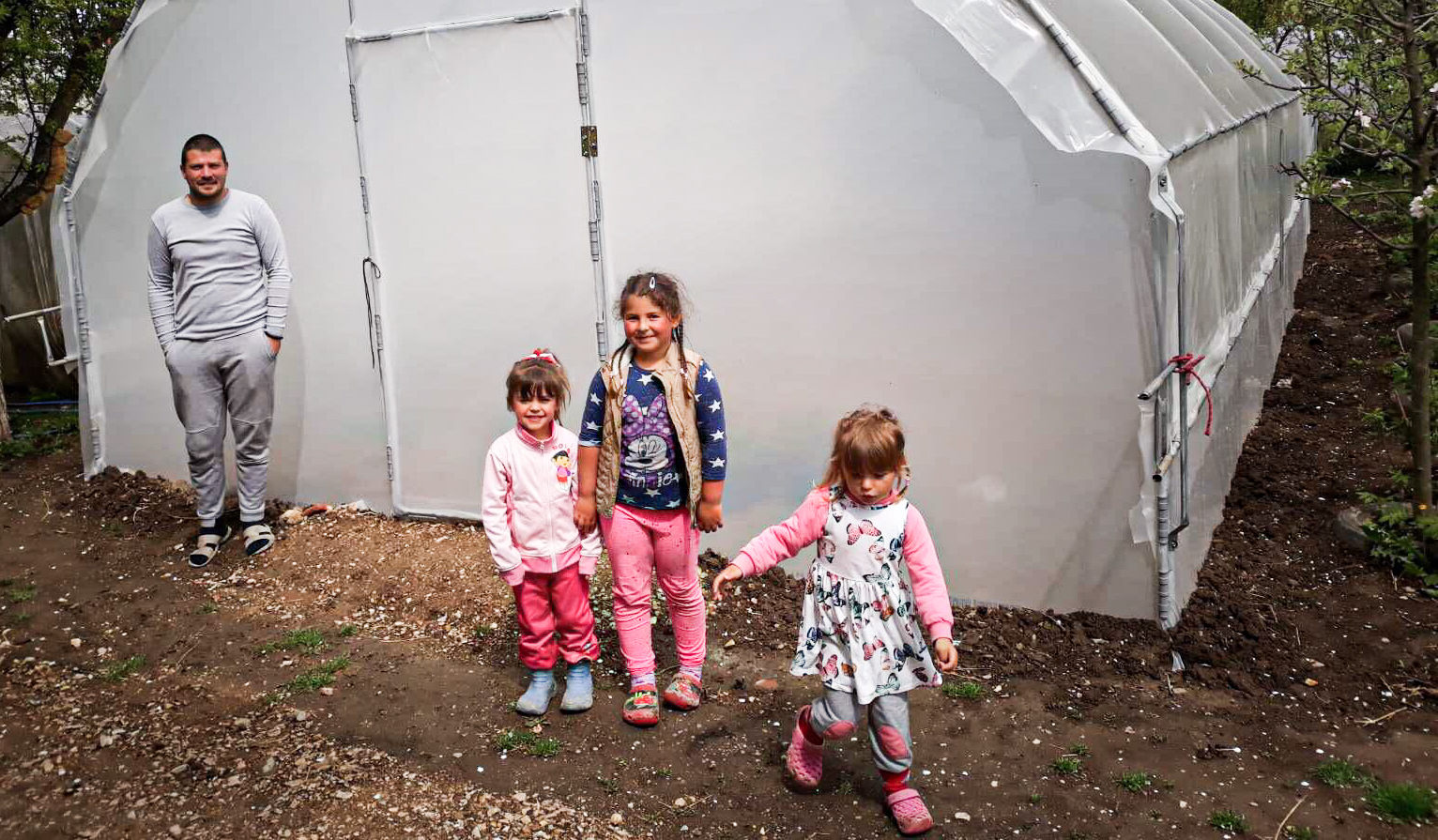 Lire la suite à propos de l’article Les serres agricoles achetées par Solidarité Kosovo sont installées