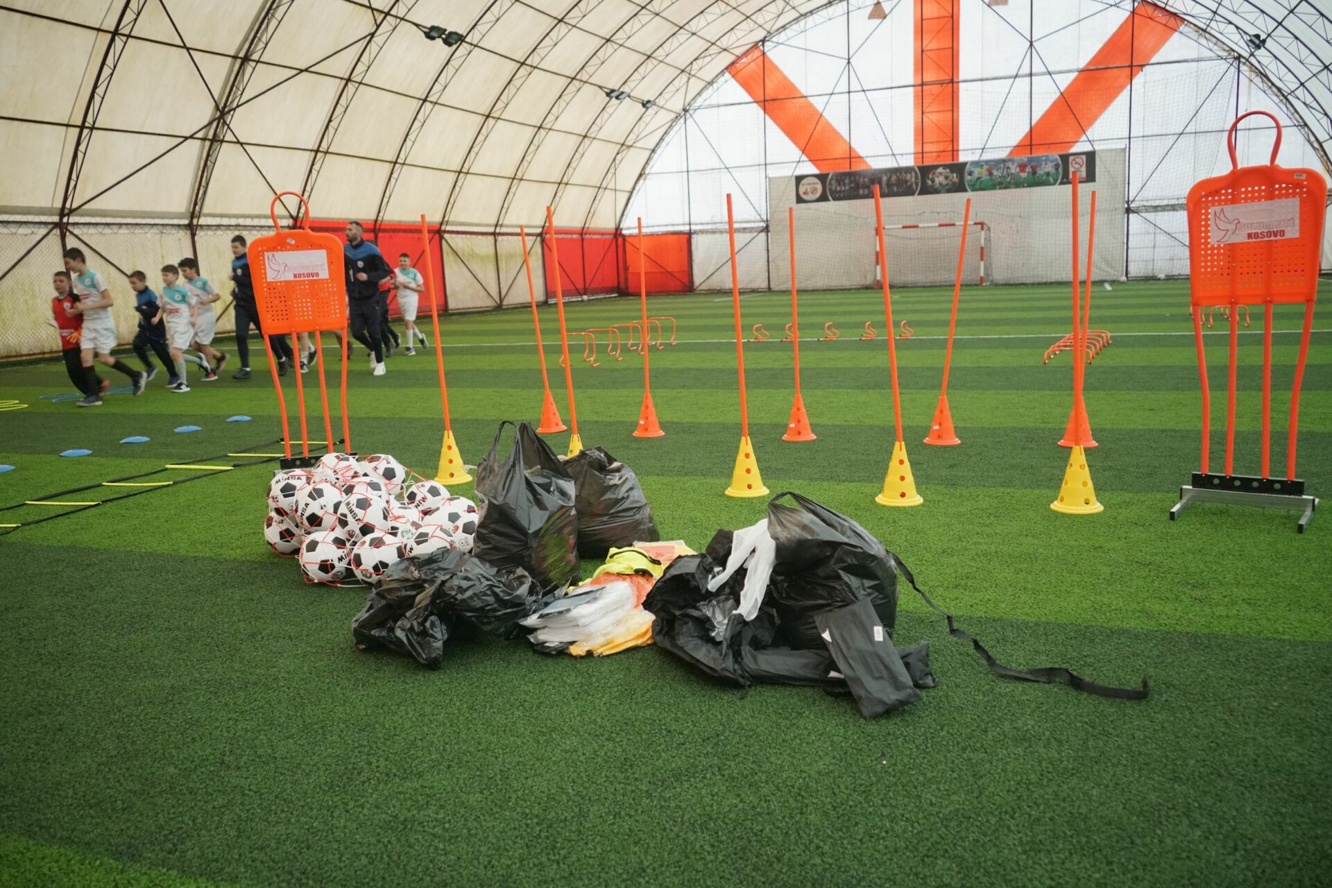Lire la suite à propos de l’article Jouons collectifs ! la nouvelle campagne de soutien aux clubs sportifs