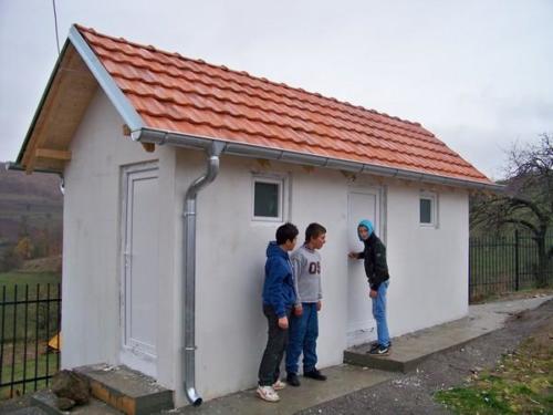 Rénovation de l'école de Straza